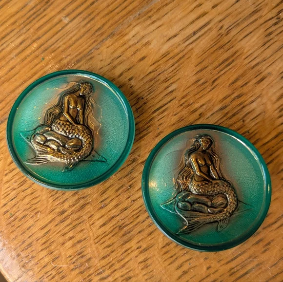 Large Vintage Mermaid Design Czech Glass Button - Picture 3 of 7